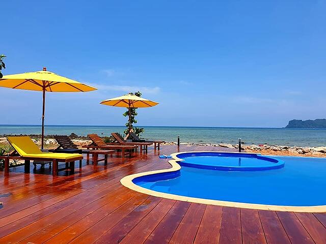 THE BEACH RESIDENCE