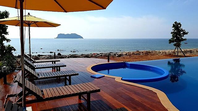 THE BEACH RESIDENCE