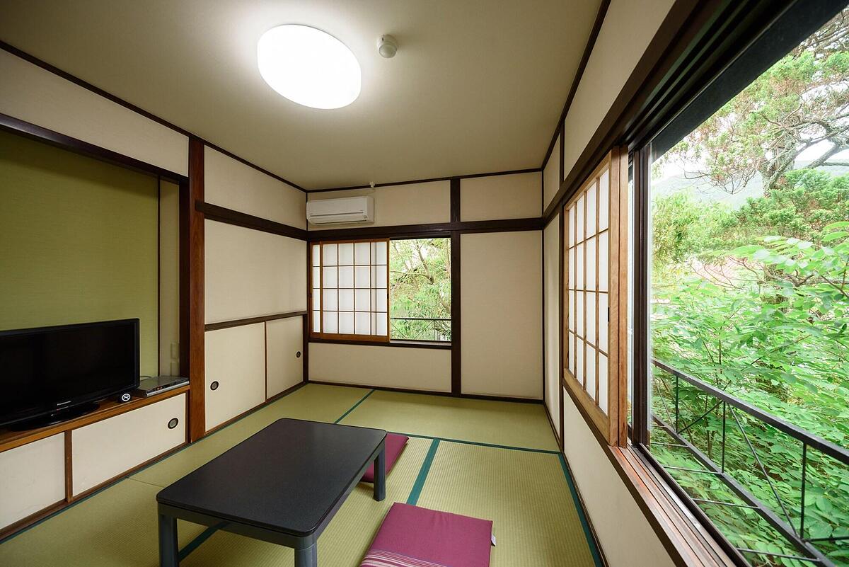 YUFUIN IYOTOMI