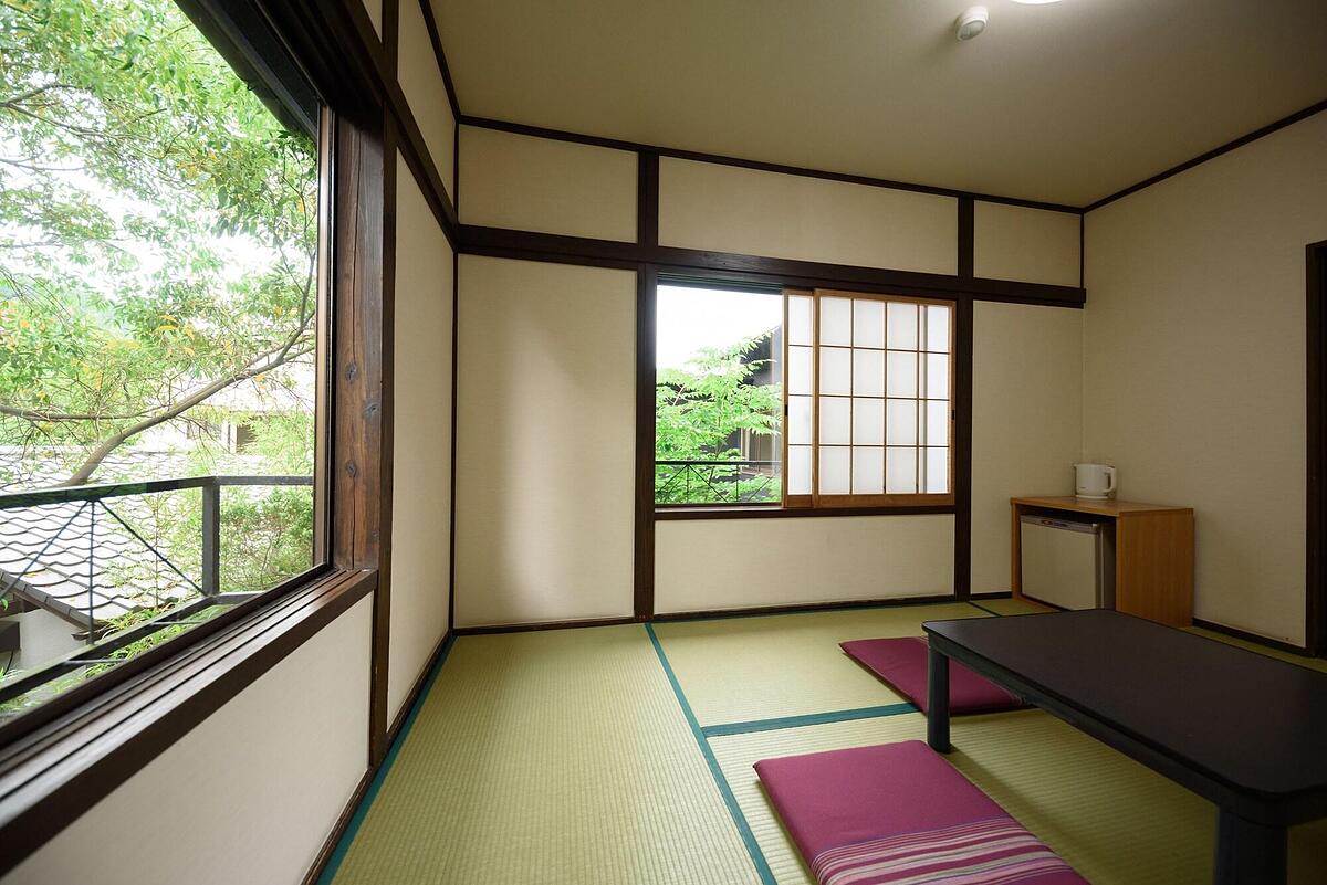 YUFUIN IYOTOMI