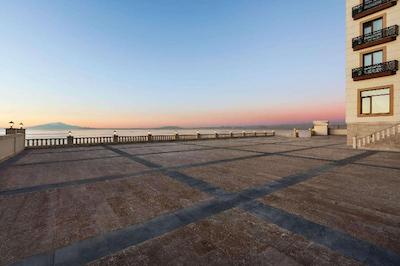 رامادا بای ویندهام وان