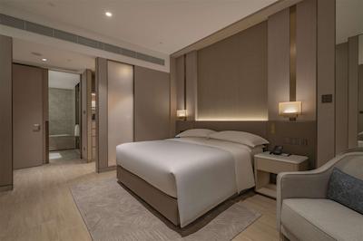 DoubleTree Shenzhen Nanshan Hotel & Residences