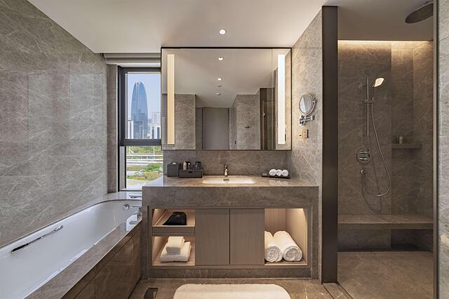 DoubleTree Shenzhen Nanshan Hotel & Residences
