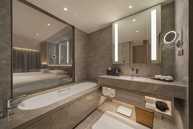 DoubleTree Shenzhen Nanshan Hotel & Residences