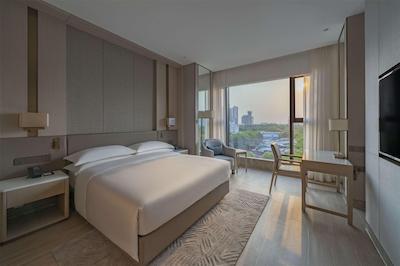 DoubleTree Shenzhen Nanshan Hotel & Residences