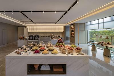 DoubleTree Shenzhen Nanshan Hotel & Residences