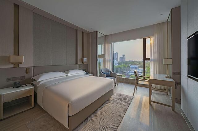 DoubleTree Shenzhen Nanshan Hotel & Residences