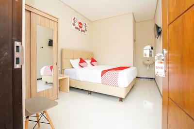 OYO 331 Osuko Residence