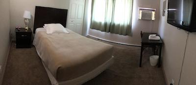 Nettys Nest Visitor Lodge