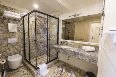 Andalouse Elegant Suit Hotel