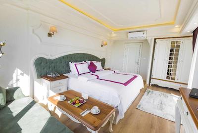 Andalouse Elegant Suit Hotel