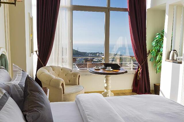 Andalouse Elegant Suit Hotel