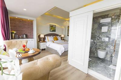 Andalouse Elegant Suit Hotel