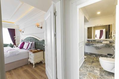 Andalouse Elegant Suit Hotel