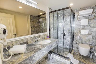 Andalouse Elegant Suit Hotel