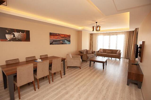 Empula Hotel & Residences