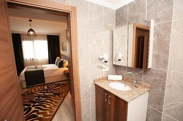 Empula Hotel & Residences