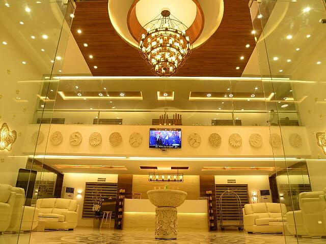 کلاب ماهیندرا دارکا