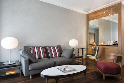 ویسکونتی پالاس