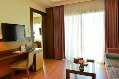 کورال سوئیتس الحمرا