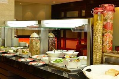 کورال سوئیتس الحمرا