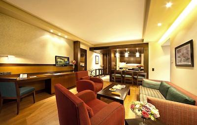 کورال سوئیتس الحمرا