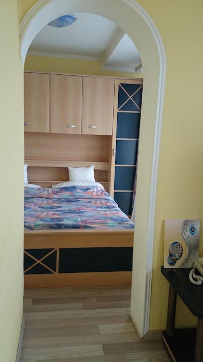 رادولف هتل هاجدا اسزوبوزسیلا