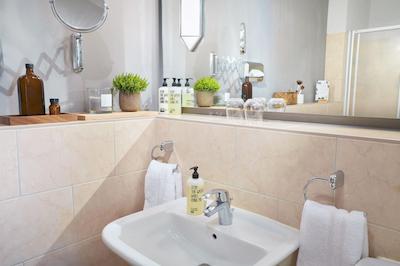 هتل لندهاوس مینس بور