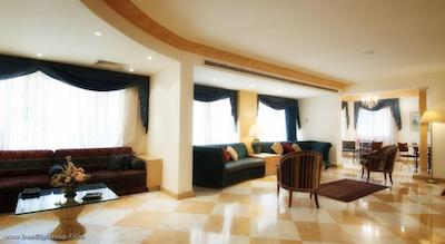 بلا ریوا سوئیت هتل