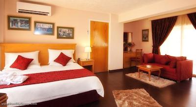 بلا ریوا سوئیت هتل