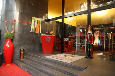 اسمالویل هتل