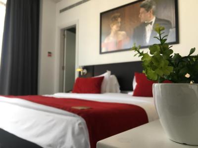 اسمالویل هتل