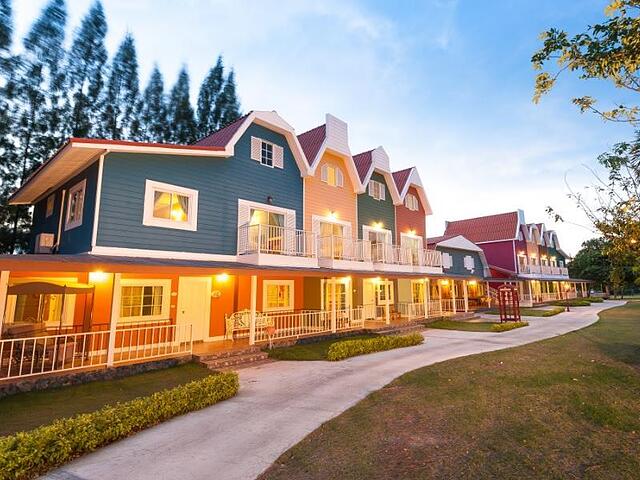 BELMONT VILLAGE HOTEL