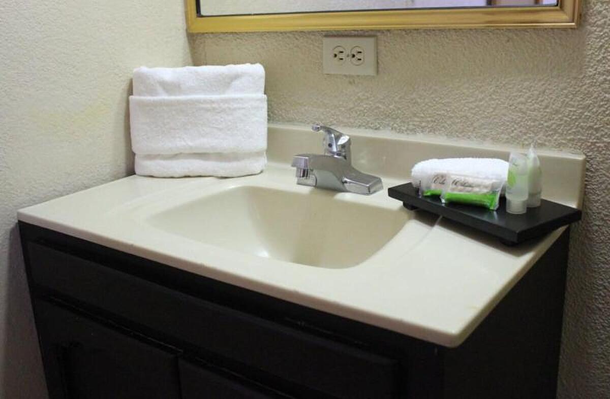 Hotelco Inn