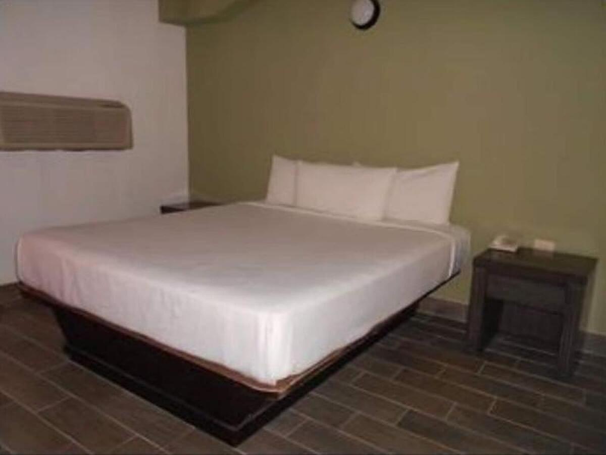 Hotelco Inn