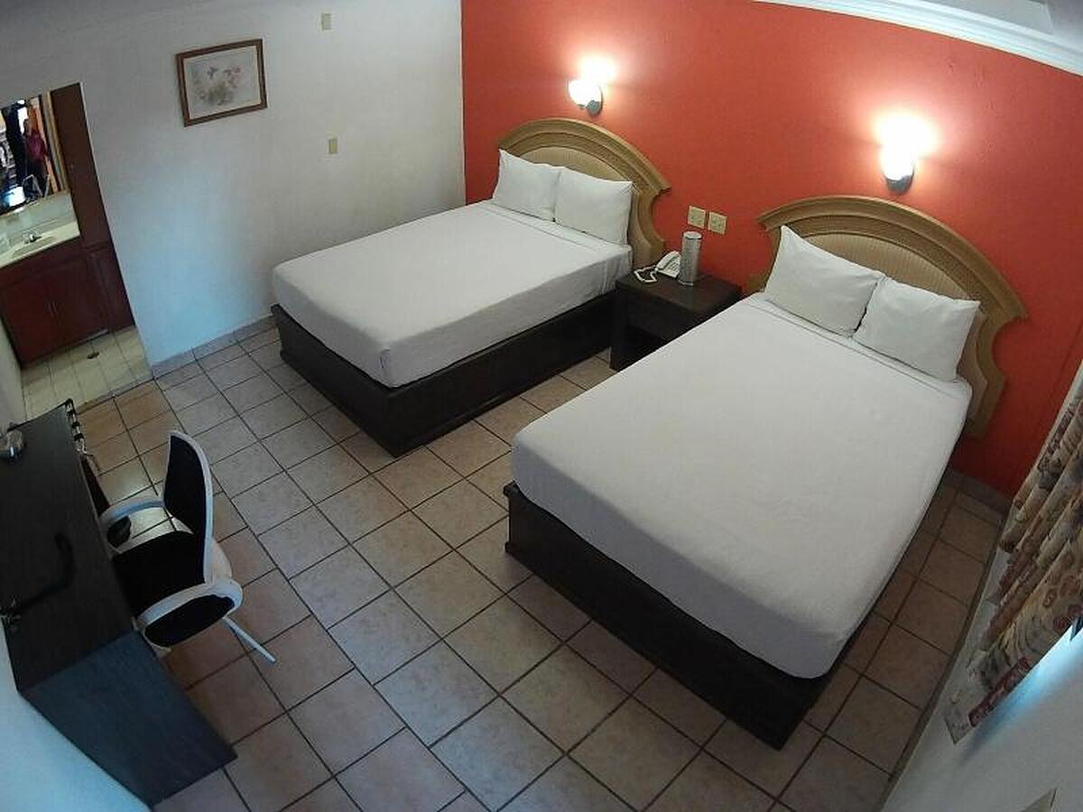 Hotelco Inn