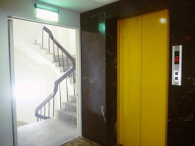 E MOON HOTEL
