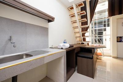 RedDoorz Plus near Paragon Mall Semarang