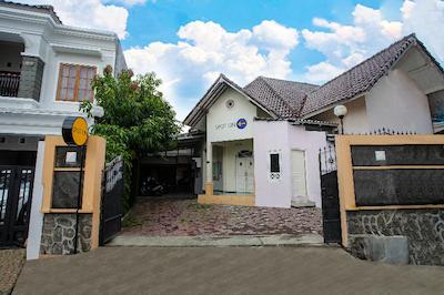 Spot On 2697 Homy House