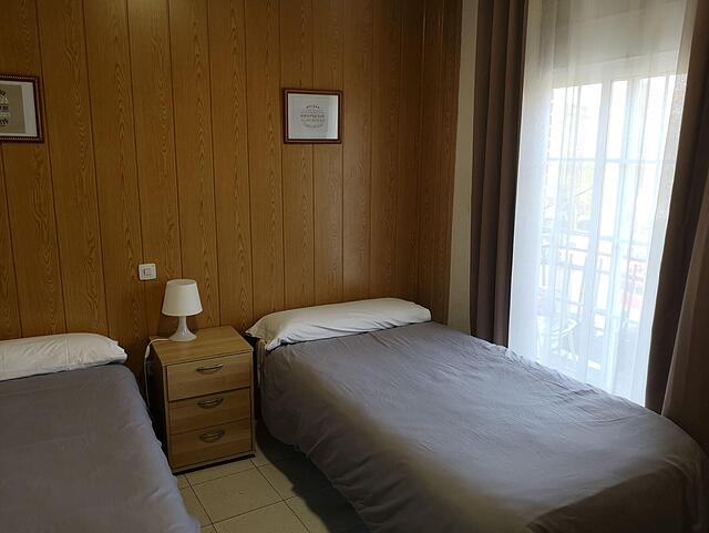 Hostal Avenida 57