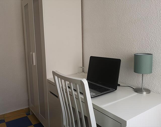 Hostal Avenida 57
