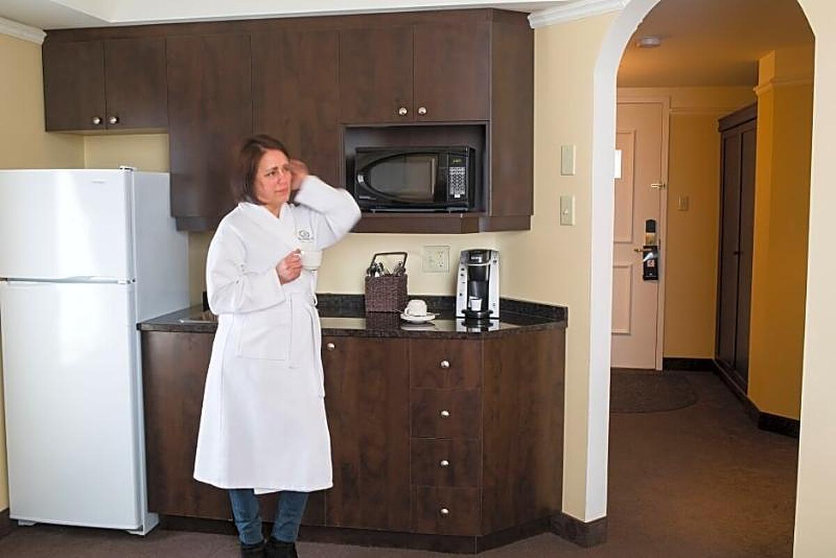 LE ST MARTIN BROMONT HOTEL SUITES