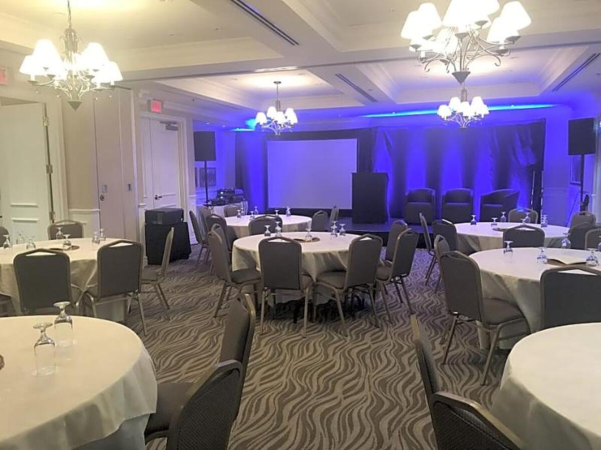 LE ST MARTIN BROMONT HOTEL SUITES