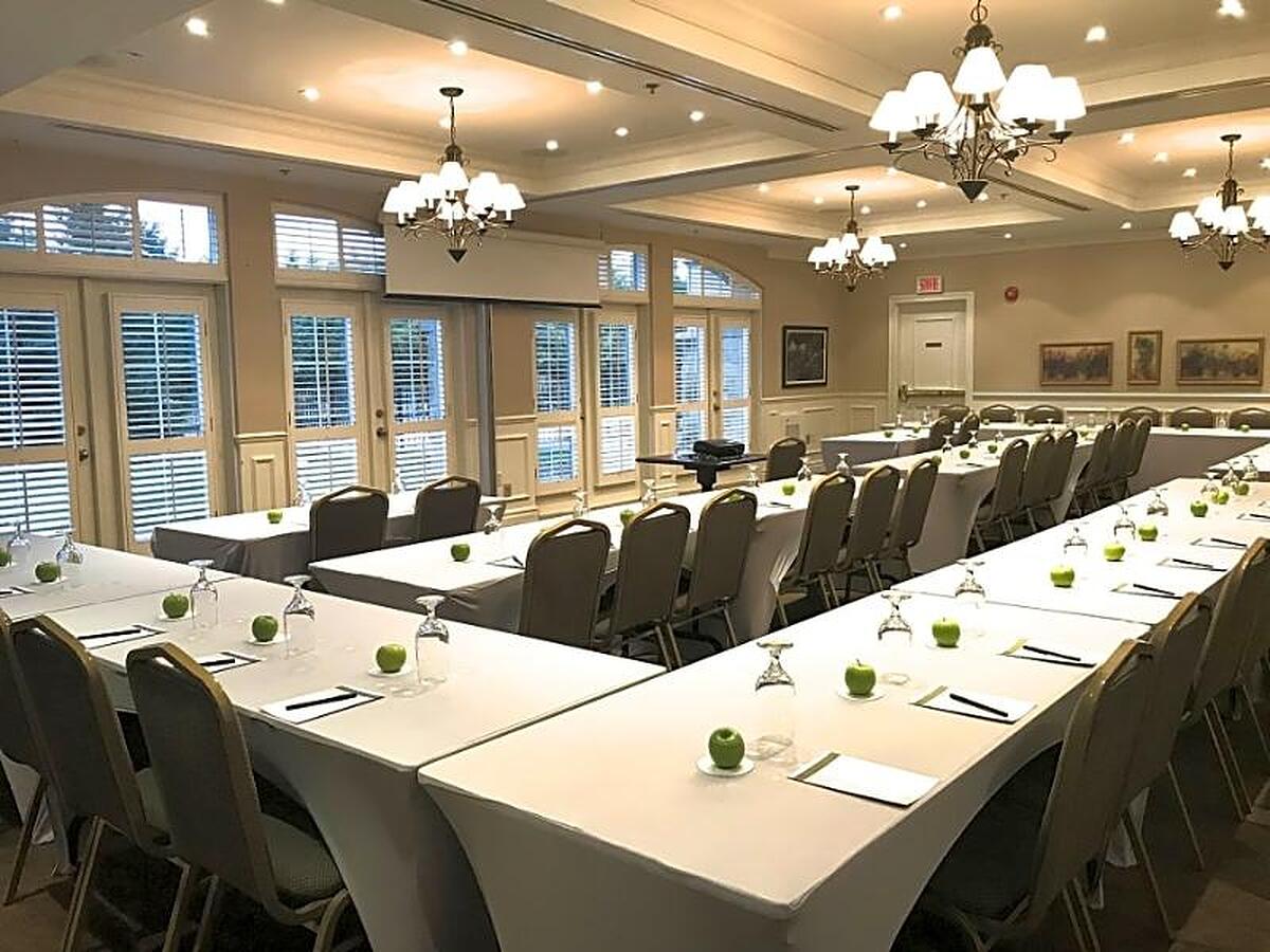 LE ST MARTIN BROMONT HOTEL SUITES