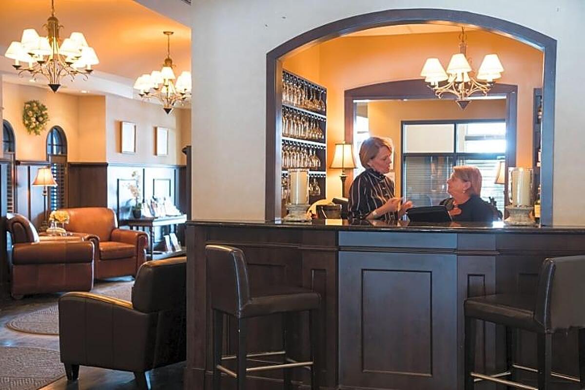 LE ST MARTIN BROMONT HOTEL SUITES