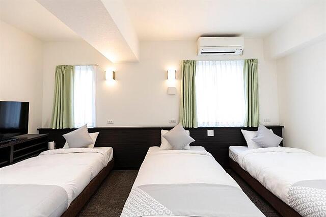 Universal Hotel Reborn