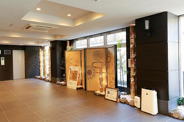 Universal Hotel Reborn