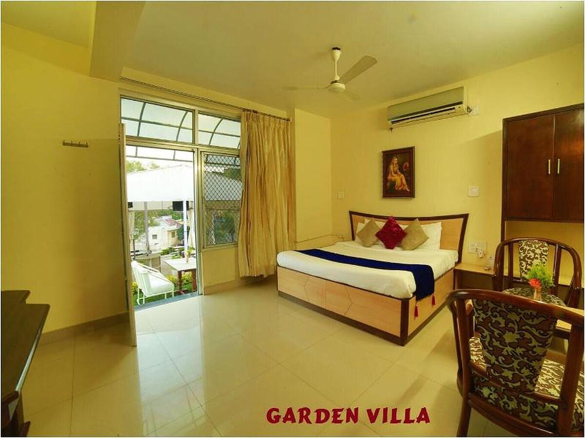 Hotel Karnavati