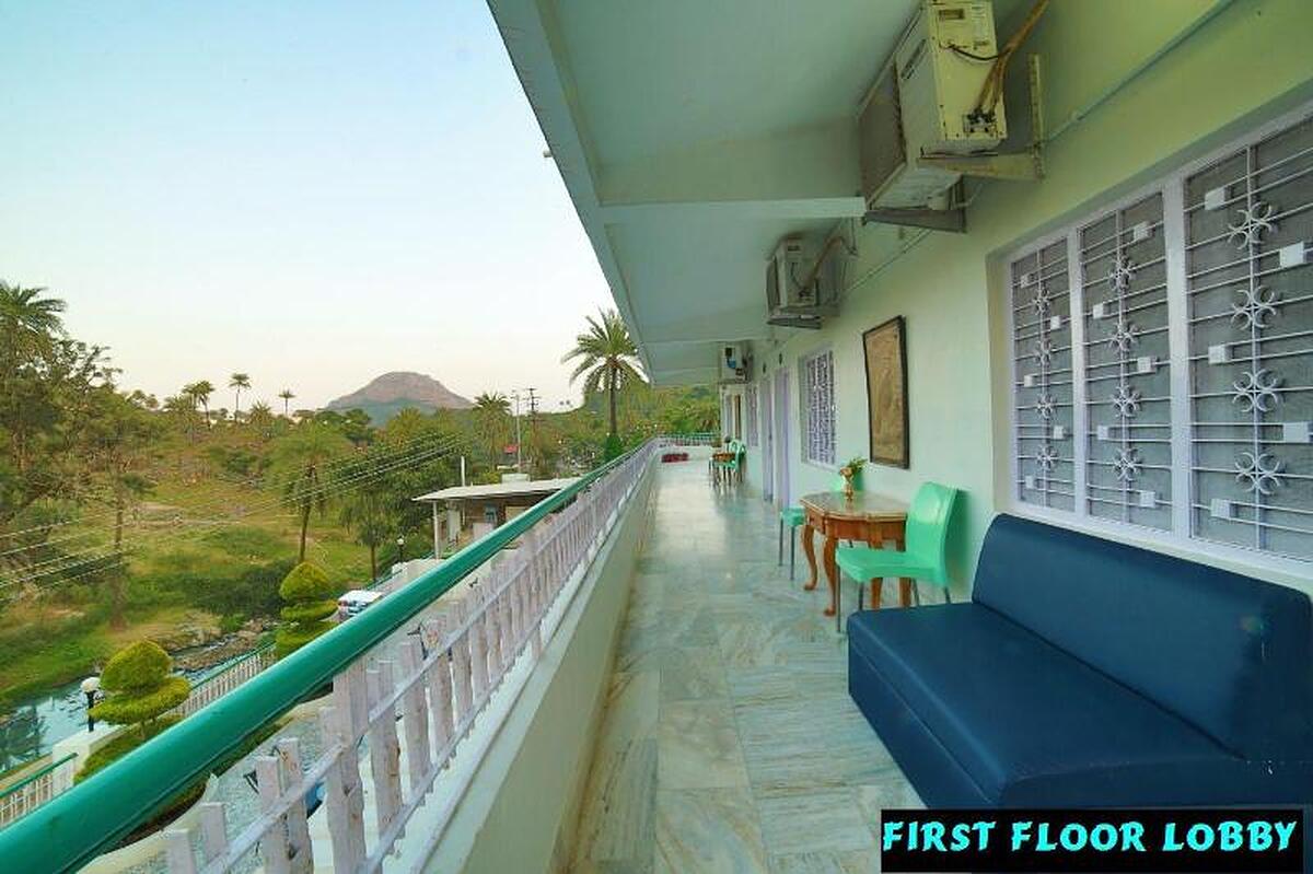 Hotel Karnavati