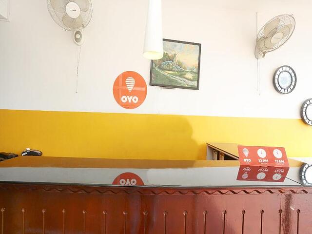 Oyo 15669 Hotel Galaxy Inn